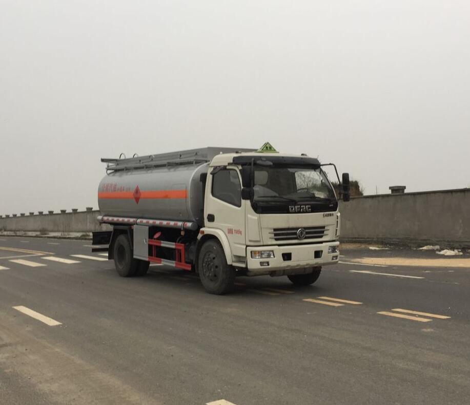 東風(fēng)凱普特8噸油罐車(chē)