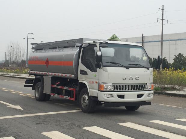 專威牌HTW5091GJYJHQ型6.6方加油車