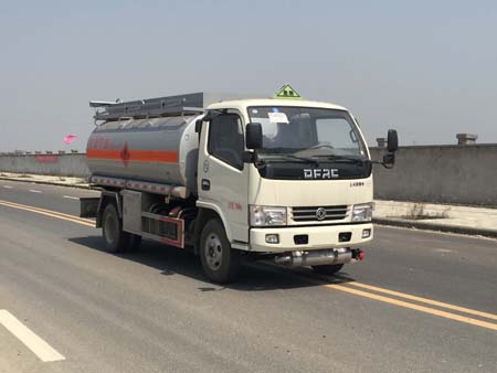 東風(fēng)多利卡4噸柴油油罐車