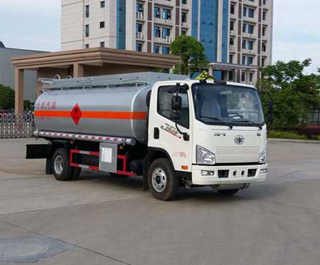 解放虎VH型10噸加油車專威牌HTW5120GJYCAQ型加油車